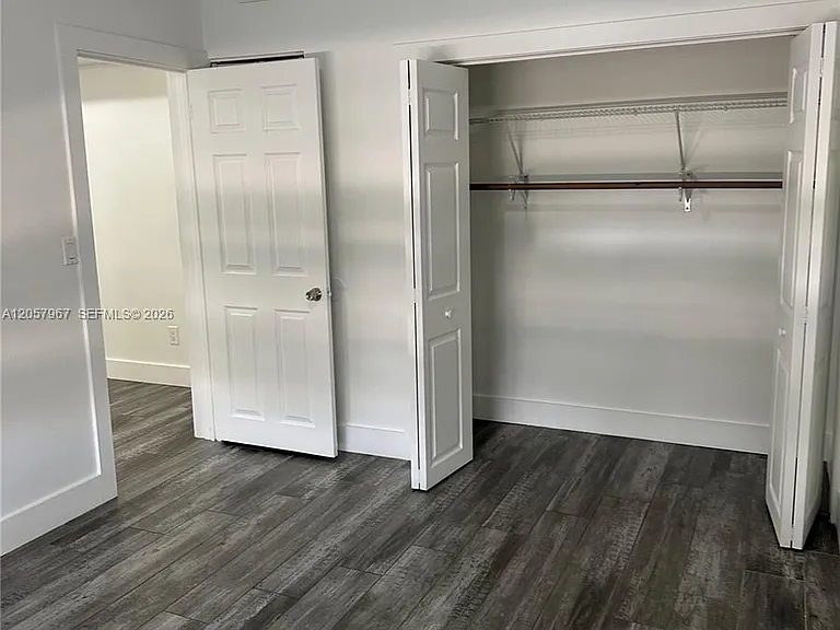 2500 NE 192nd St #6 — Photo 7