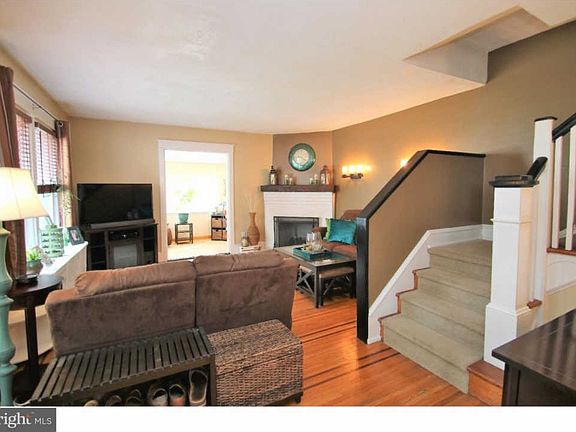 3rd image of 724 Blythe Ave