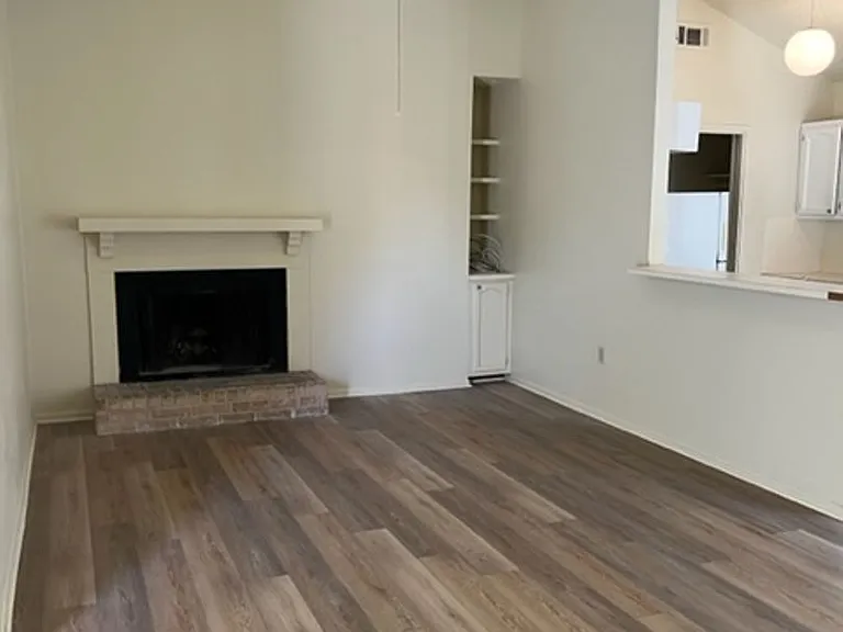 8010 Pennth Ave — Photo 2