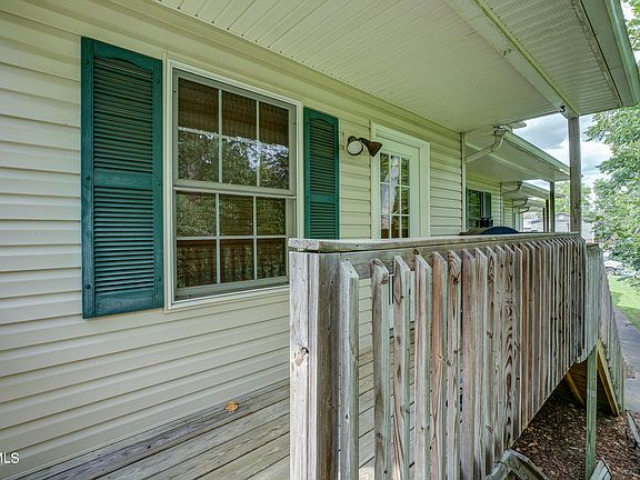 4th image of 2305 S Greenwood Dr APT 19
