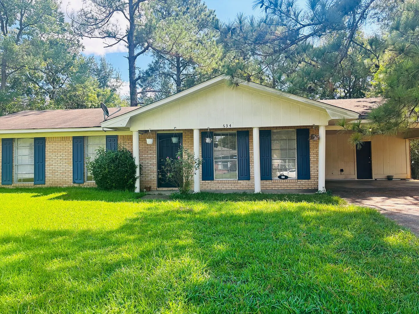 634 Pine Lane Jackson, MS 39212 — Photo 1