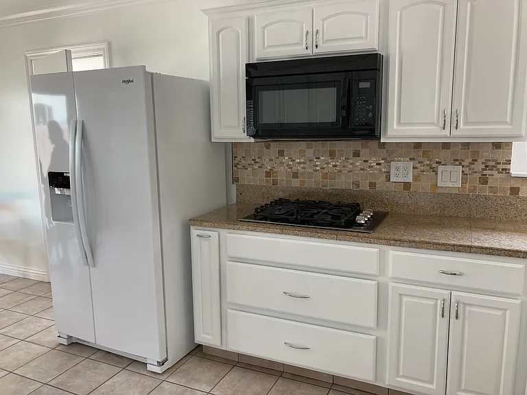 6811 Oxford Dr — Photo 18