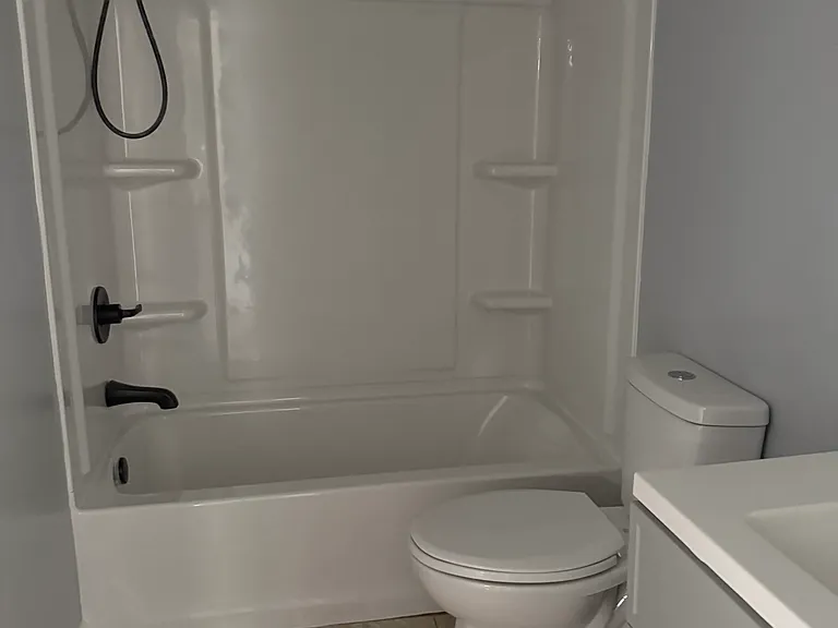 507 Coronation Dr — Photo 6