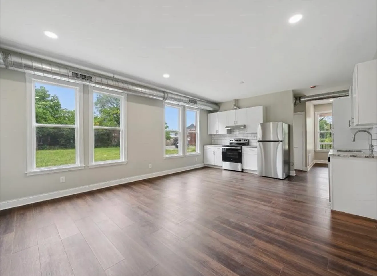 3 bed, 1350 sqft, $1,550 — Photo 3