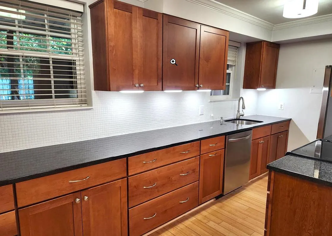 2 bed, 810 sqft, $2,400 — Photo 4