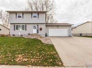 909 S Gardner Dr, Sioux Falls, SD 57103