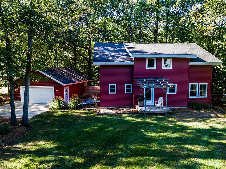 1st image of 4055 Pinewood Dr