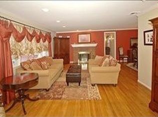 376 Fawnridge Dr, Scotch Plains, NJ 07076