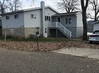 448 River View Rd, Guttenberg, IA 52052