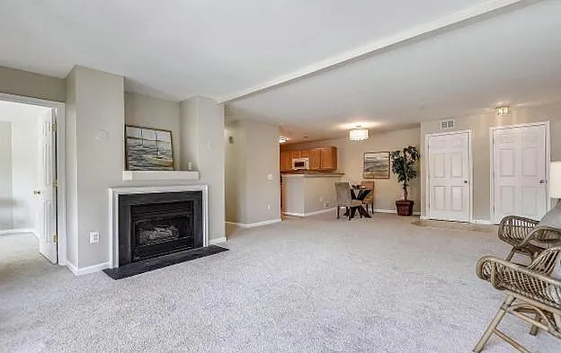 Building Photo - 2159 Scotts Crossing Ct #103