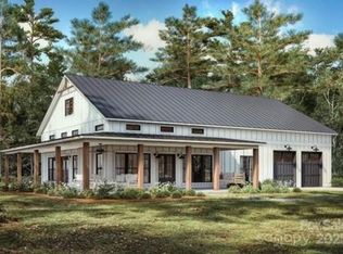 152 Lindsey Farm Dr, Flat Rock, NC 28731
