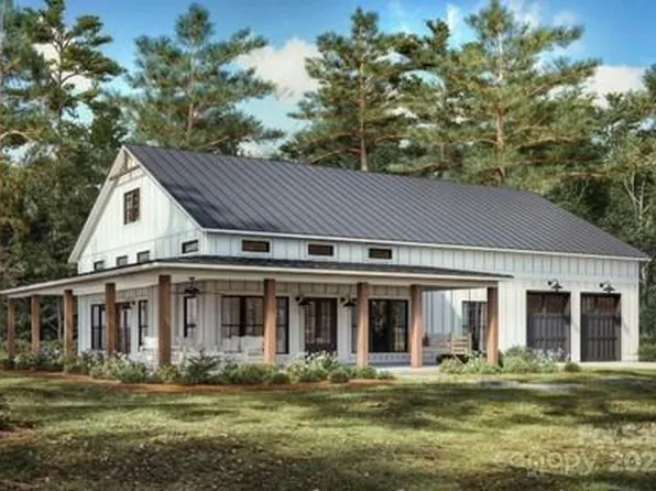152 Lindsey Farm Dr, Flat Rock, NC 28731
