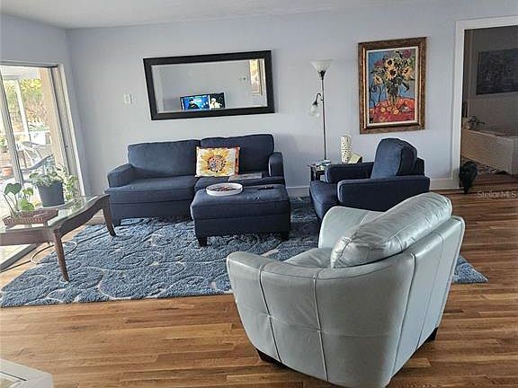 3rd image of 43 WINDSOR DRIVE