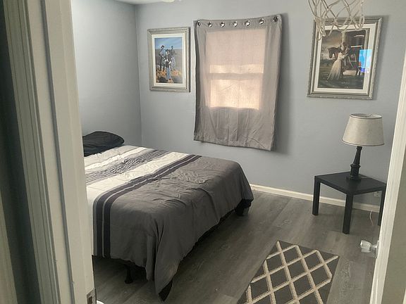 5th image of 935 Woodbine Way