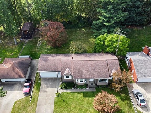 3rd image of 722 Hollywood Ln