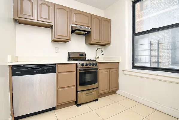 Rented by Bohemia Realty Group | media 10