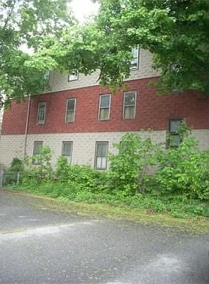 Building Photo 3