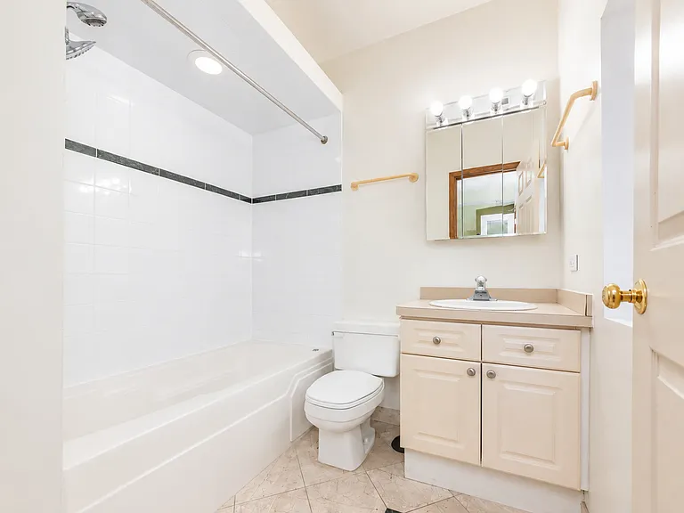 3240 N Racine Ave #2 — Photo 9