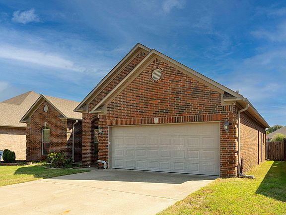 4th image of 133 Sancerre Dr