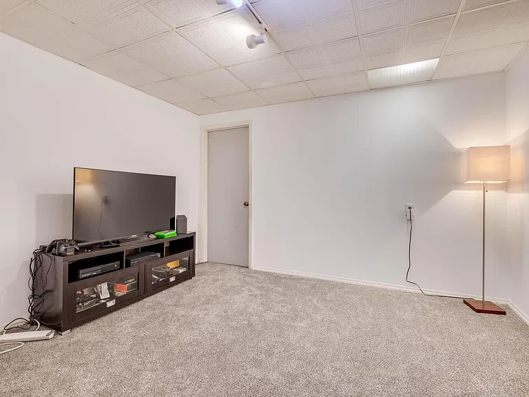 216 Roundhouse Ct — Photo 27