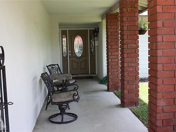 3rd image of 92 Northam Ave