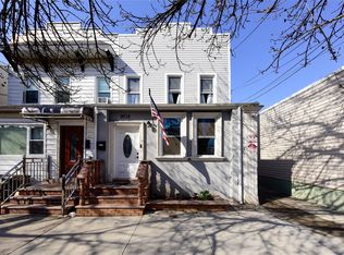 97-12 91st St, Jamaica, NY 11416