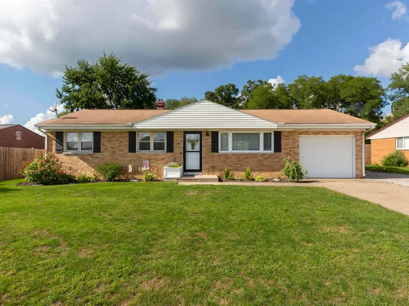 19527 Wedgewood Dr, South Bend, IN 46637