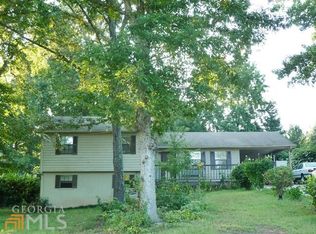 1009 Falconcrest Dr, Lawrenceville, GA 30043