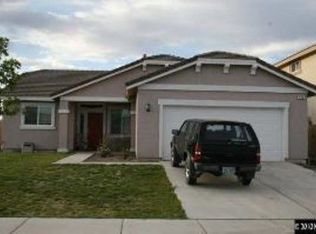 194 Royal Oaks Dr, Fernley, NV 89408