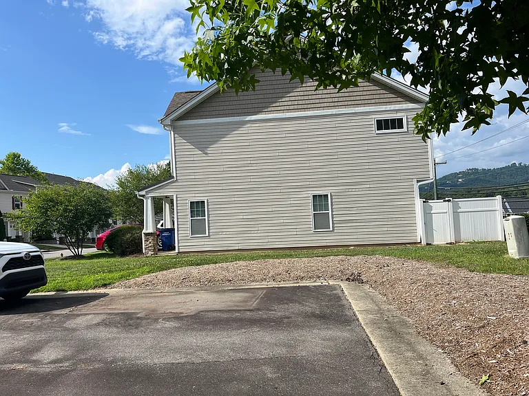 22 Barnett Shoals Dr — Photo 31