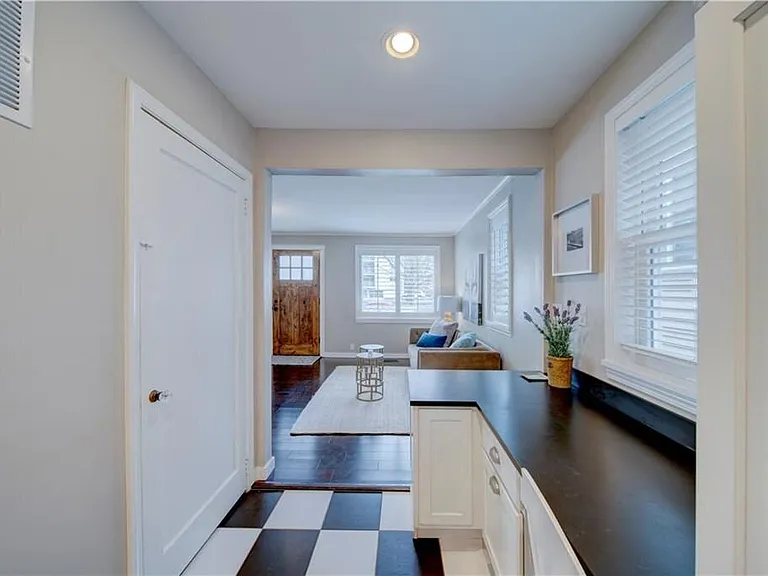 551 NE Ravenna Blvd — Photo 12