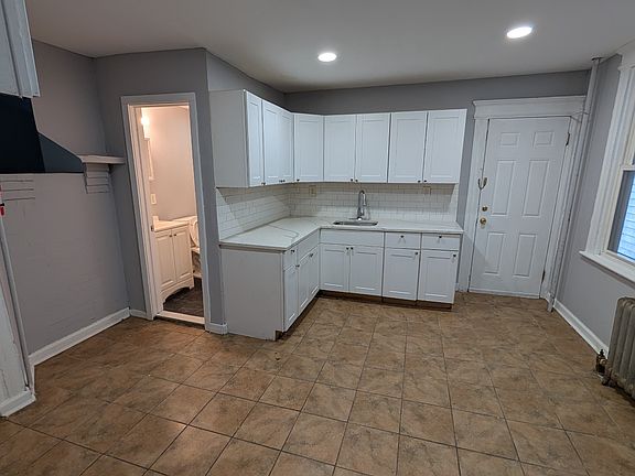 5th image of 99 Brookdale Ave #R1
