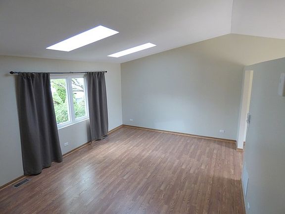 4th image of 2780 Hillsboro Ln
