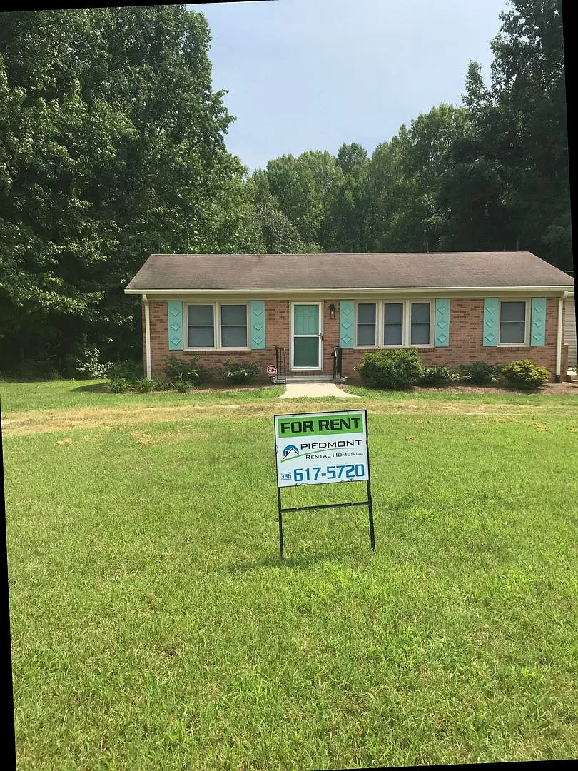 Very nice 1 story home in Oak Ridge — Photo 1
