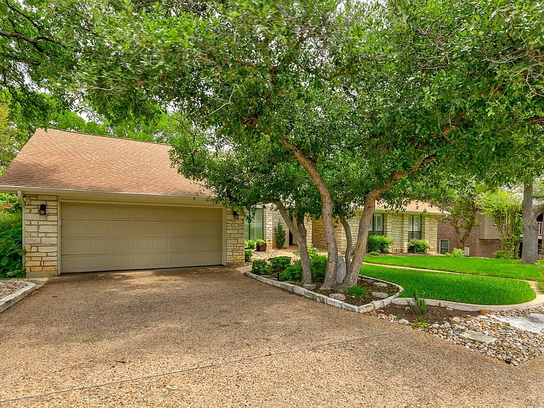 6200 Rain Creek Pkwy — Photo 2