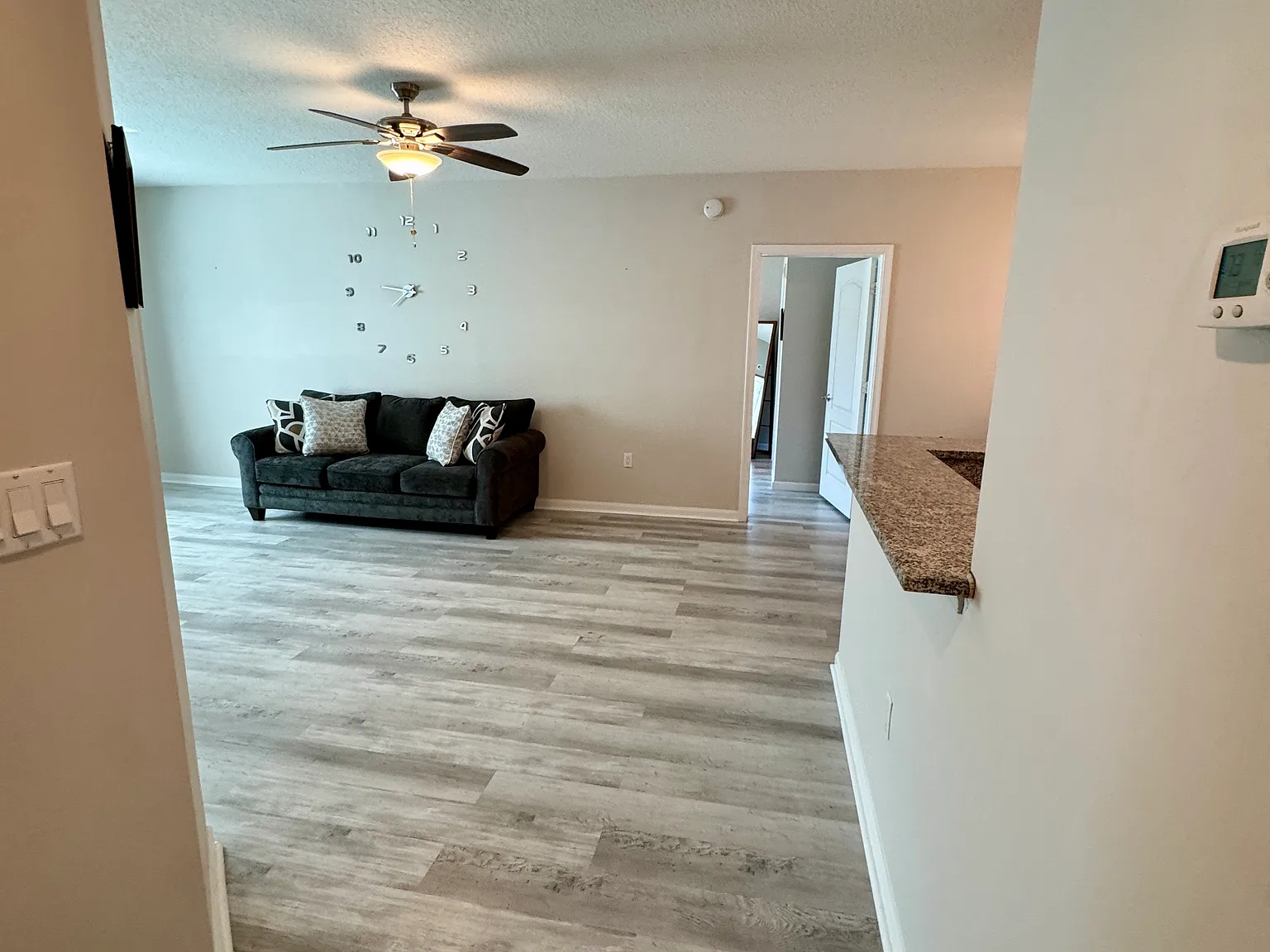2 bed, 994 sqft, $1,700 — Photo 3