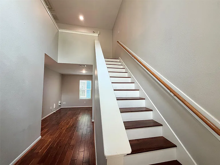1515 Saulnier St — Photo 5