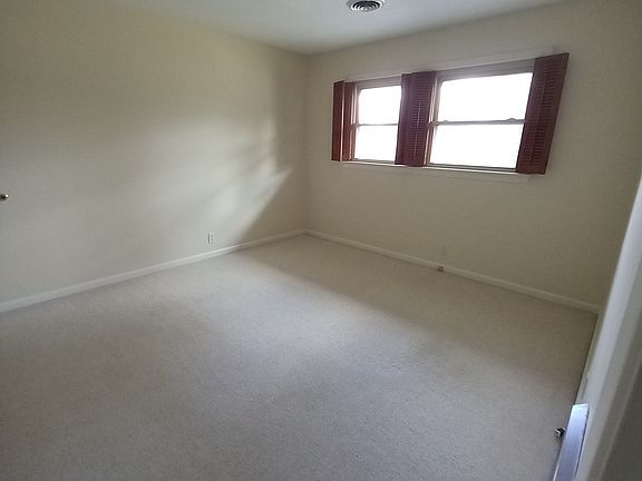 3rd image of 108 Sunnybrook Dr