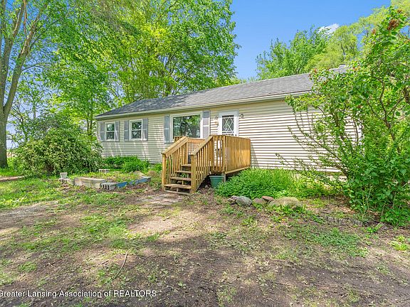 3rd image of 5251 E Island Rd