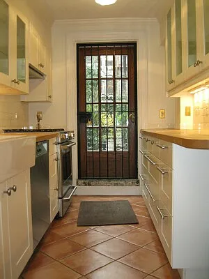 Rented by Tower Brokerage | media 4