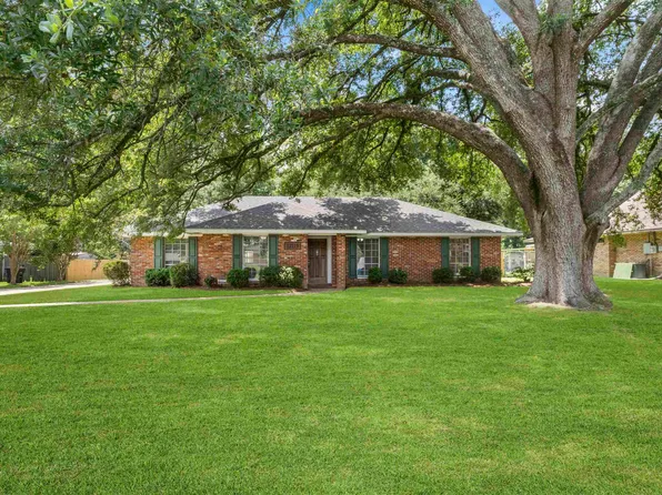 12115 Elva Dr, Baton Rouge, LA 70816