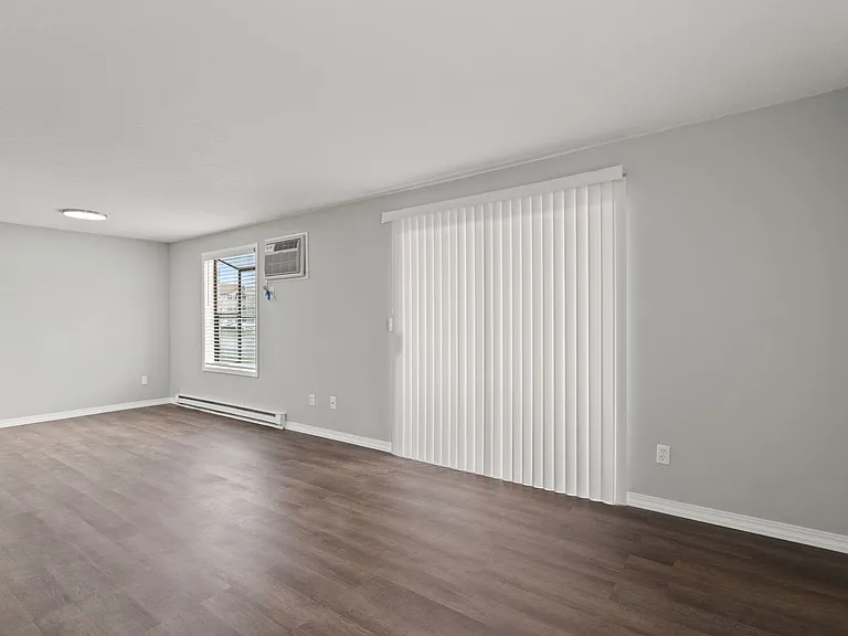 2705 N Pines Rd — Photo 25