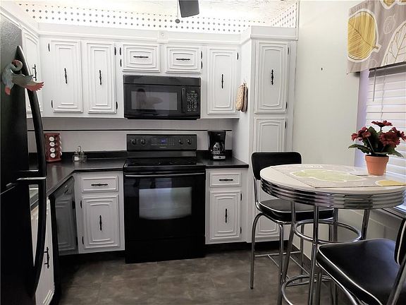 4th image of 2851 Somerset Dr APT 210