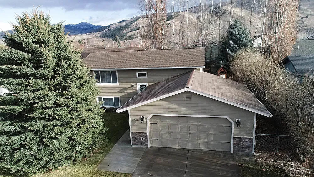 3 bed, 1950 sqft, $3,000 — Photo 1