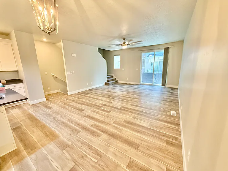 1013 S 2740 E — Photo 5
