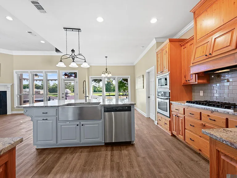 12066 River Highlands Dr — Photo 9