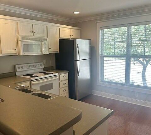 3rd image of 660 Barnett Shoals Rd APT 128
