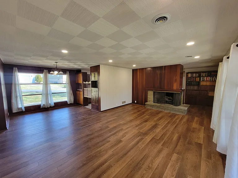 477 Civitan St — Photo 4