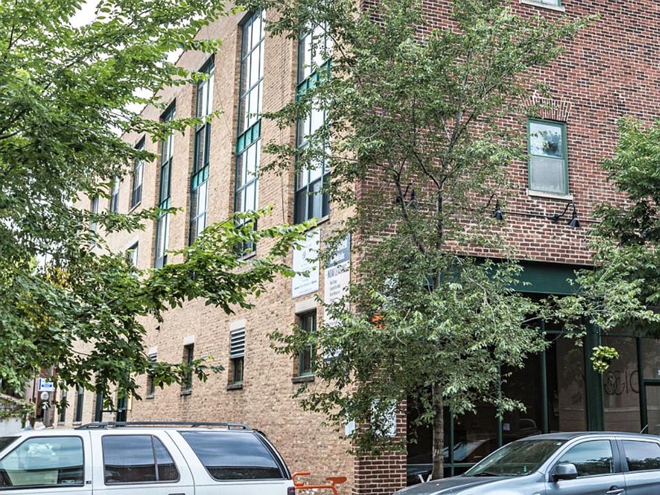 1st image of 3110 N Sheffield Ave APT 207