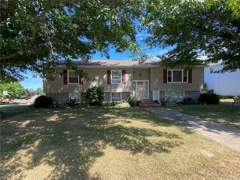 1st image of 92 Hutchinson Dr